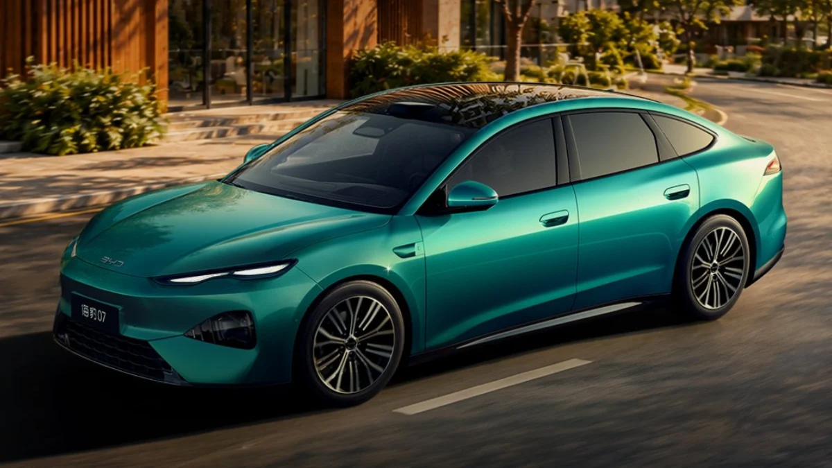 Новый BYD Seal 07: что известно о бронировании и оснащении