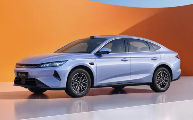 В Китае стартовали продажи третьего поколения BYD Qin Plus DM-i