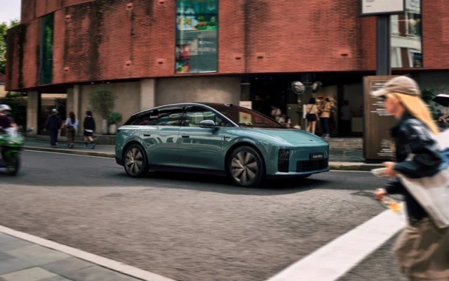 Что предлагает китайский кроссовер Li Auto i6